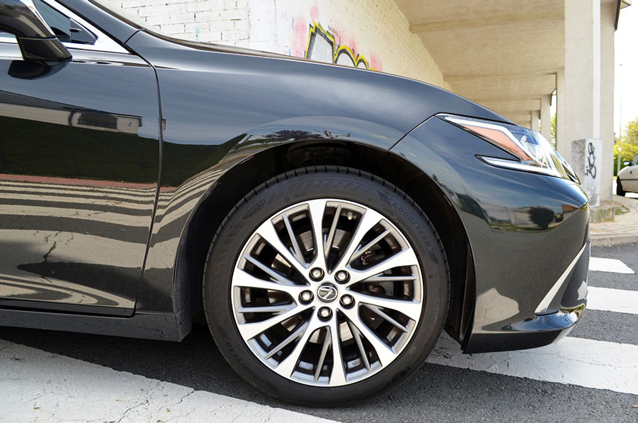 Foto Lexus ES 87