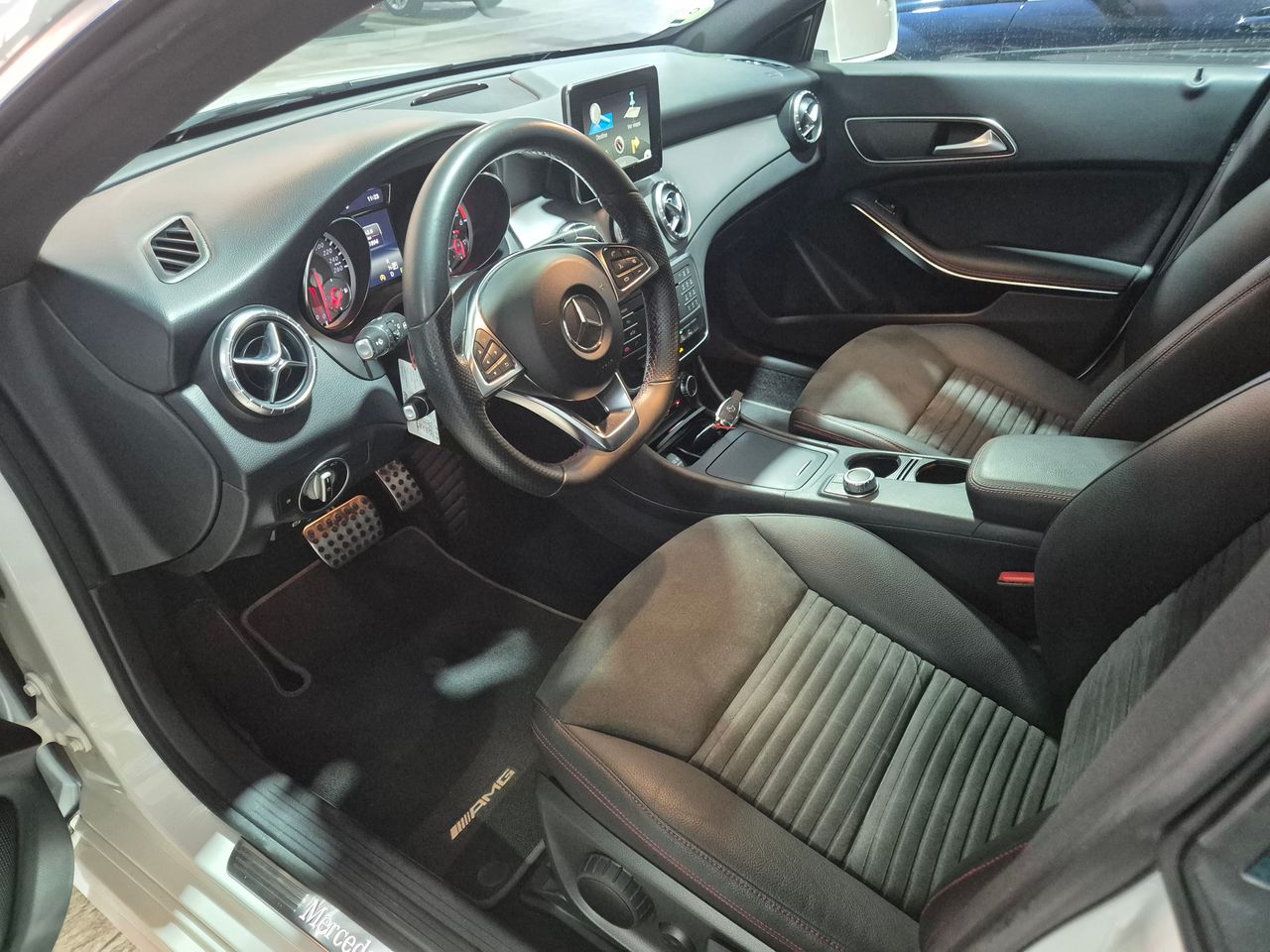 Foto Mercedes-Benz Clase CLA 8