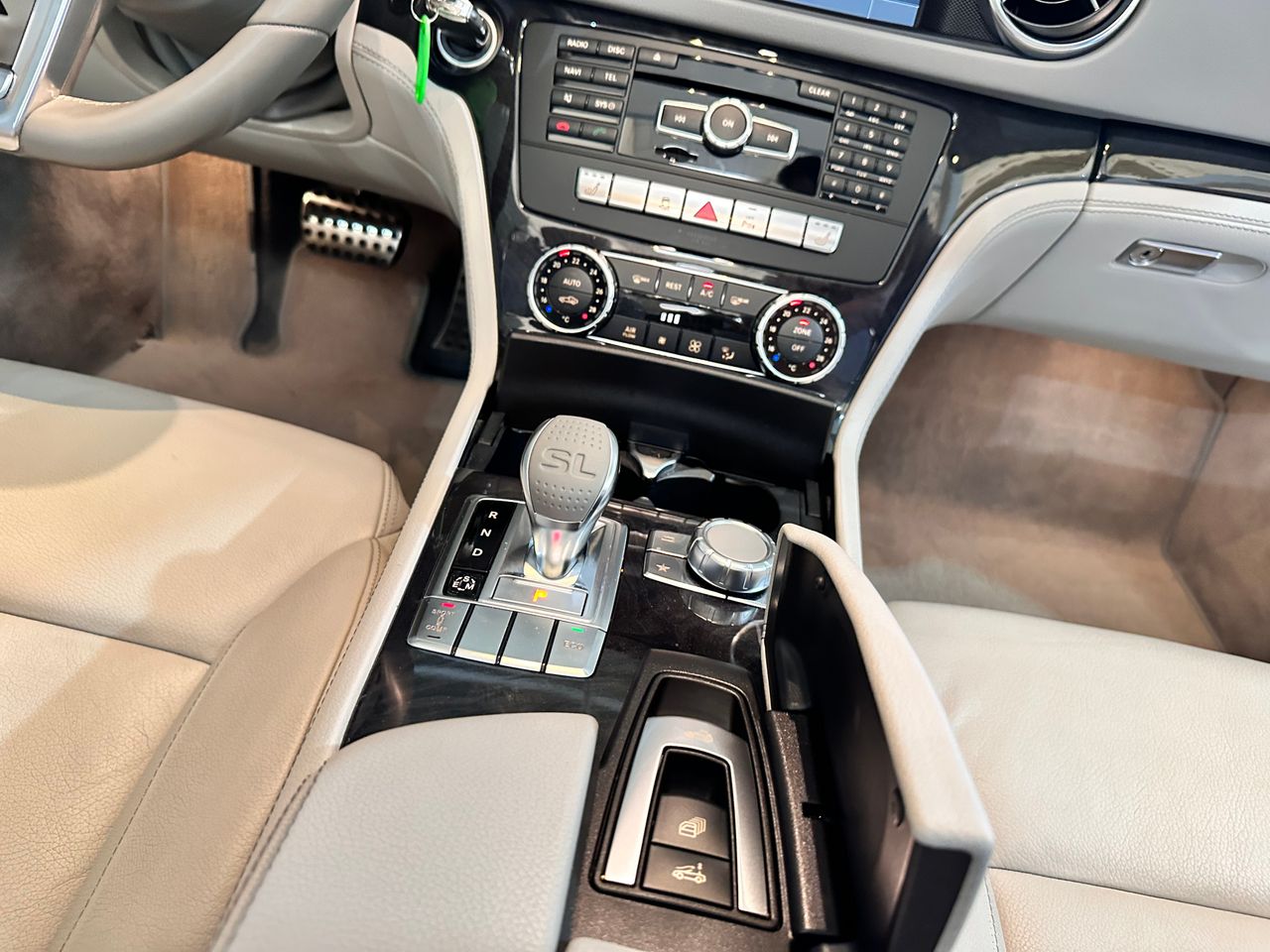 Foto Mercedes-Benz Clase SL 48