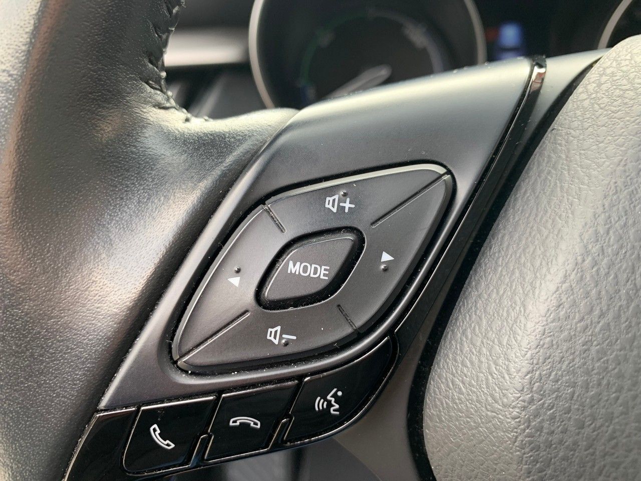 Foto Toyota C-HR 18