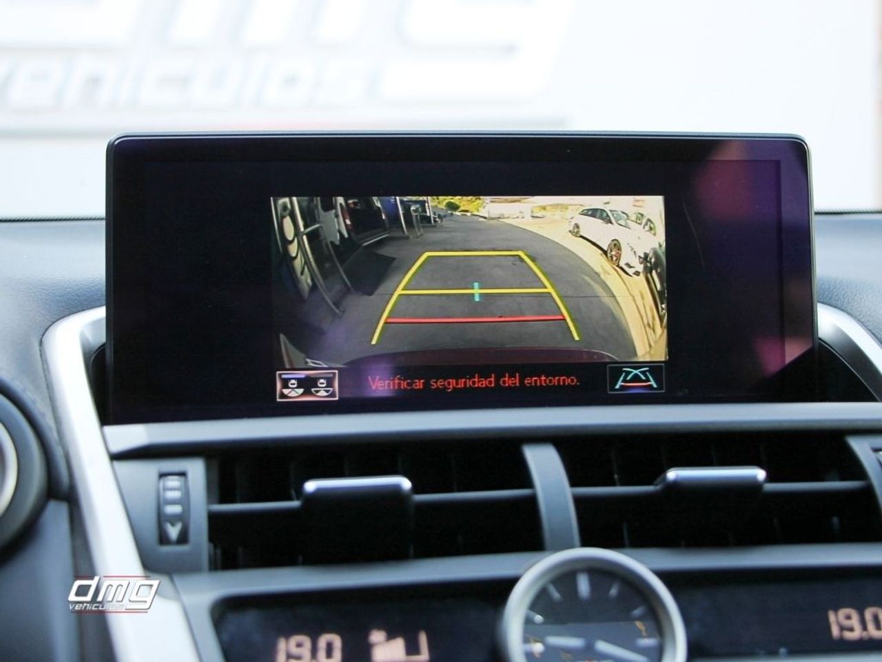Foto Lexus NX 23