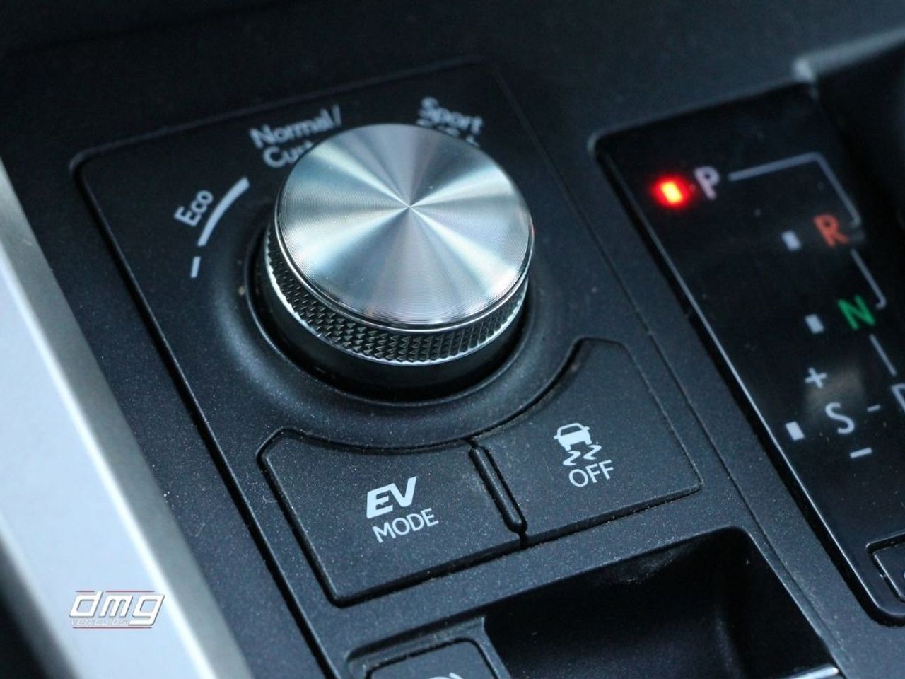 Foto Lexus NX 28