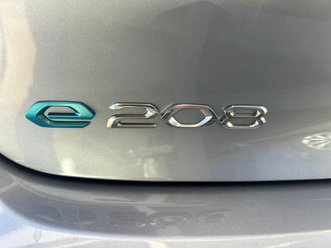 Foto Peugeot e-208 6