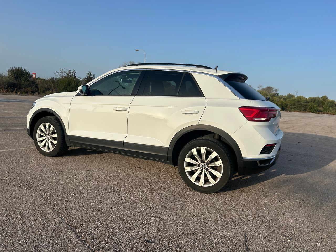 Foto Volkswagen T-Roc 4