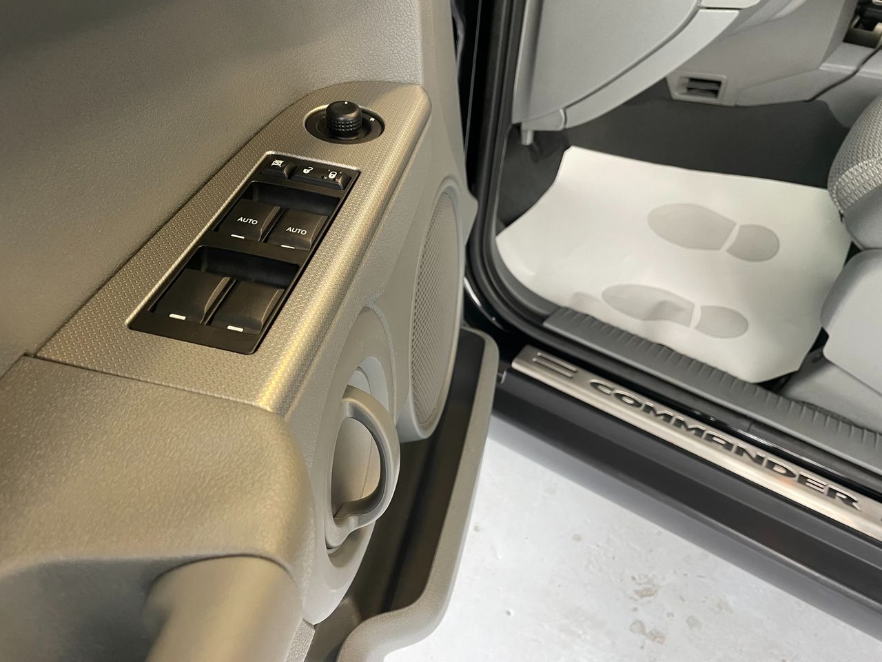 Foto Jeep Commander 8