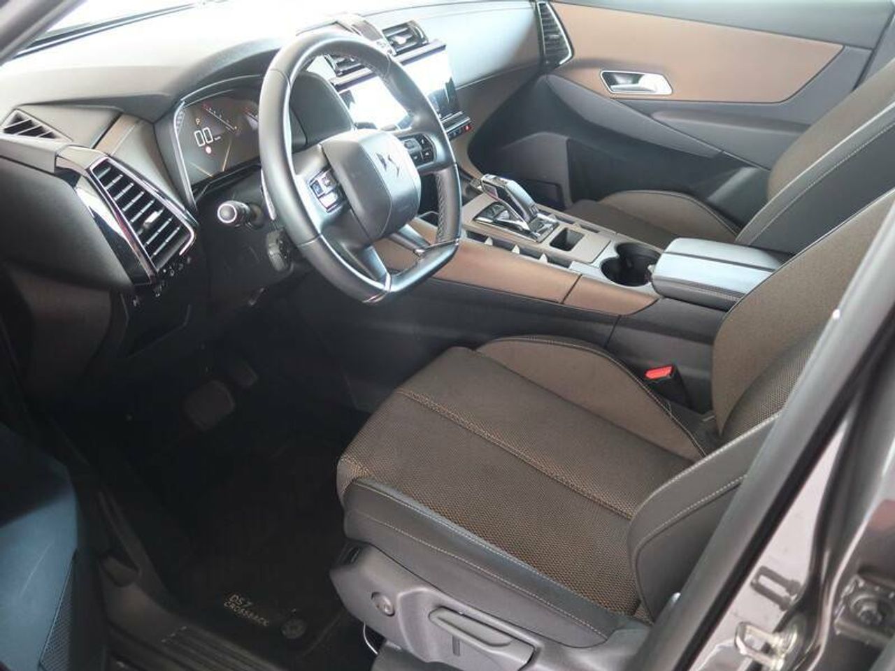 Foto DS Automobiles DS 7 21