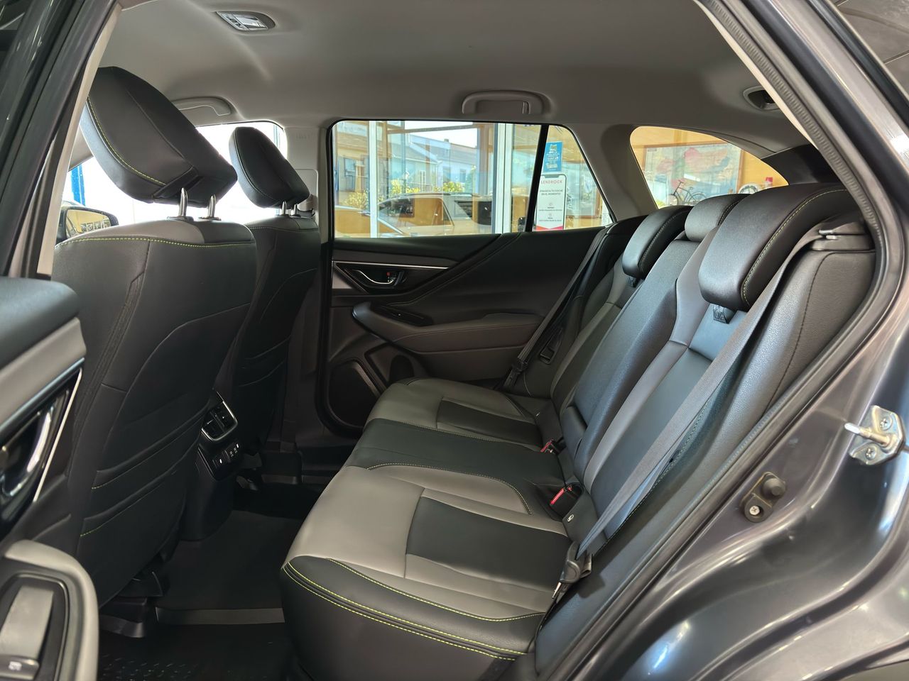 Foto Subaru Outback 11