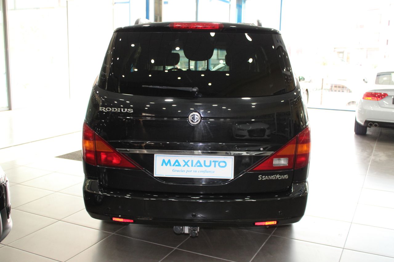 Foto SsangYong Rodius 3