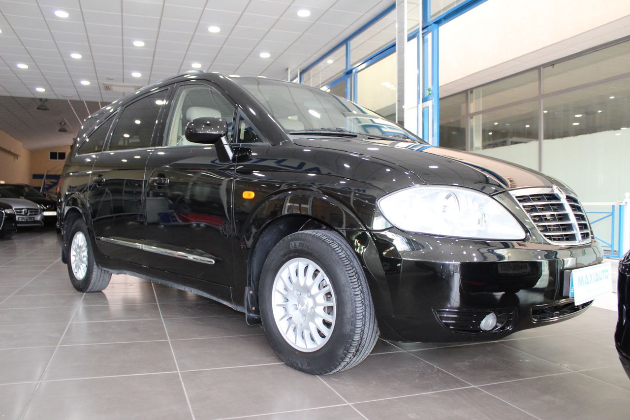 Foto SsangYong Rodius 5