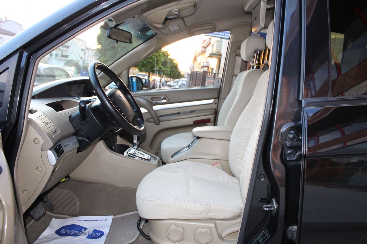 Foto SsangYong Rodius 8
