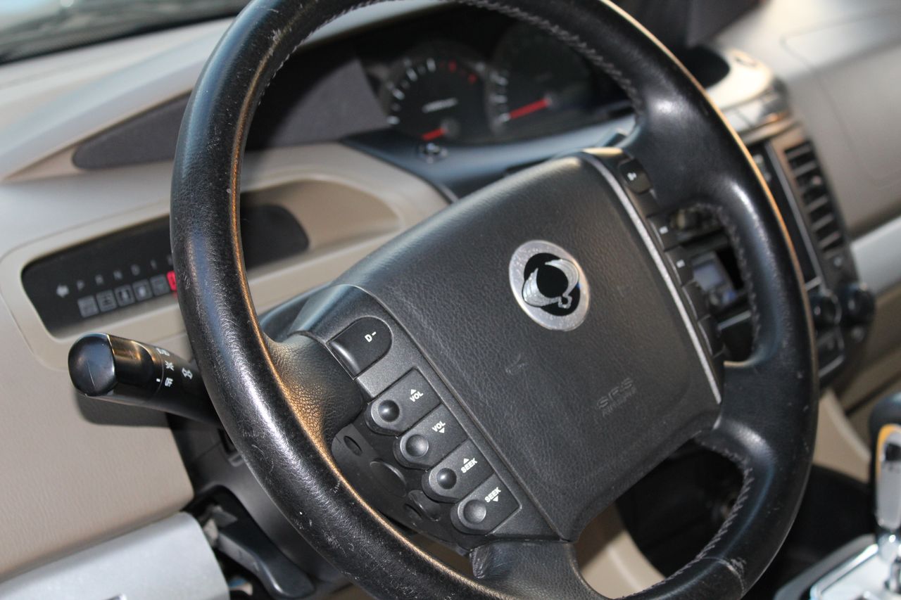 Foto SsangYong Rodius 16
