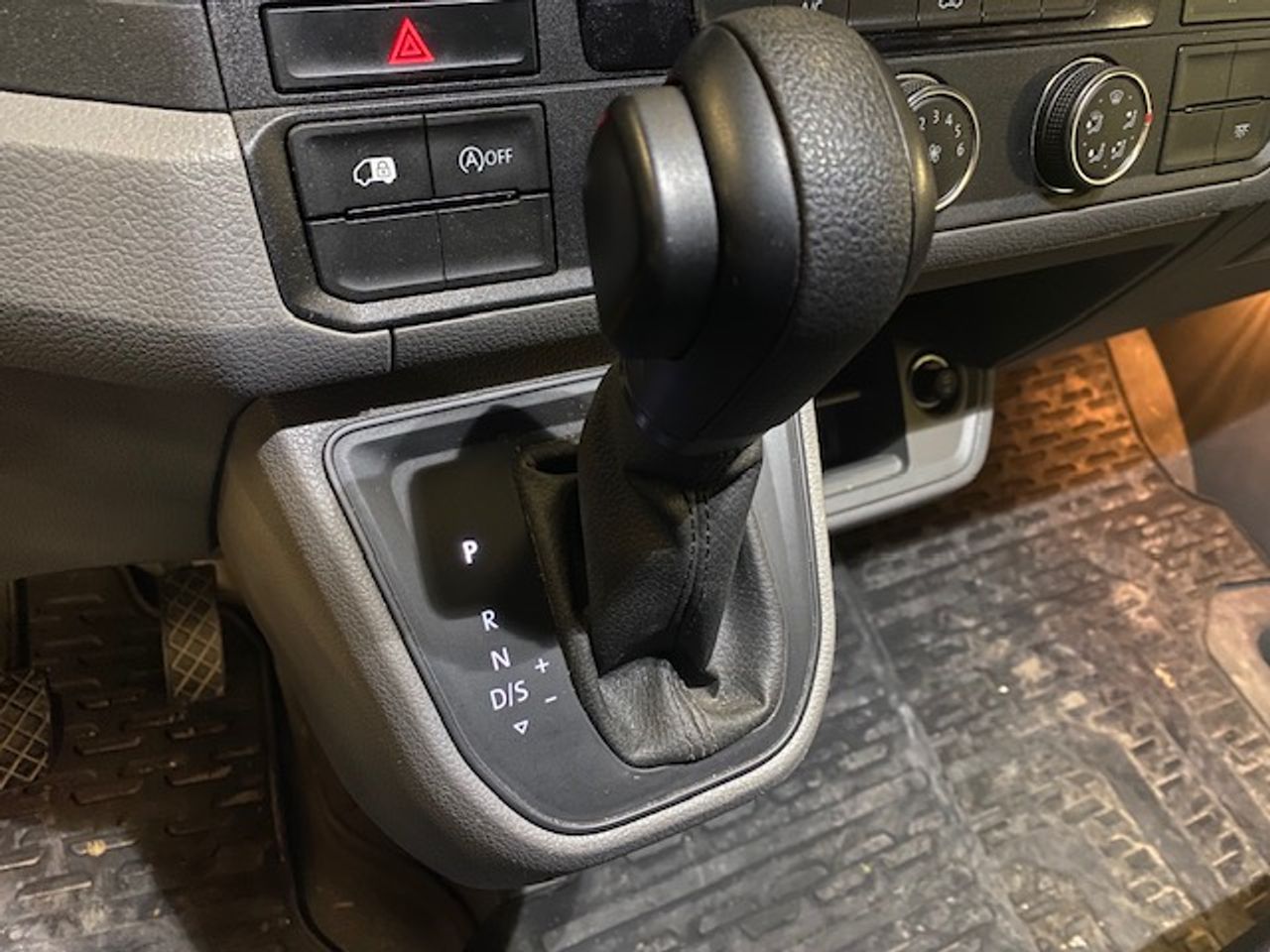 Foto Volkswagen Crafter 24