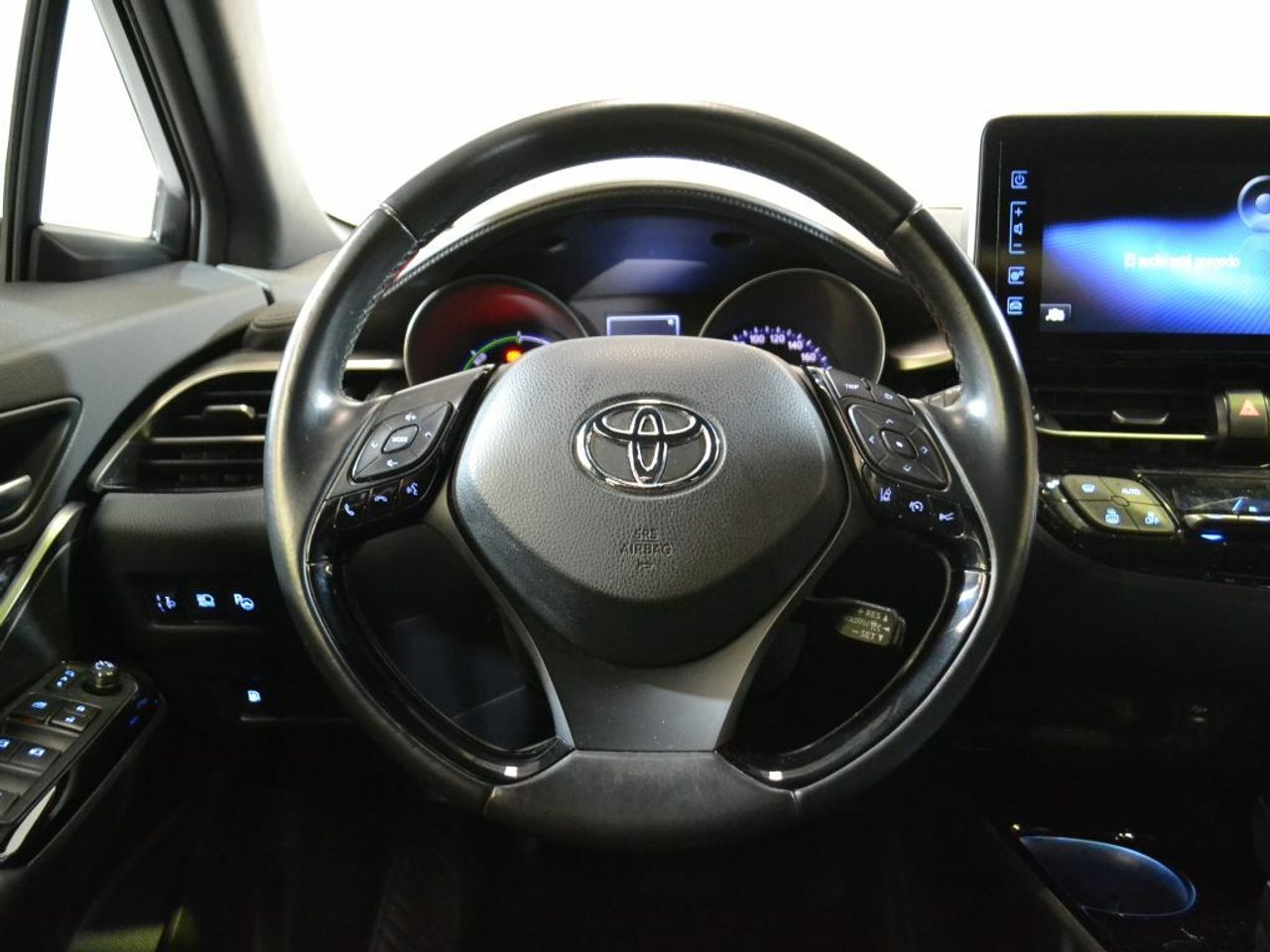 Foto Toyota C-HR 14