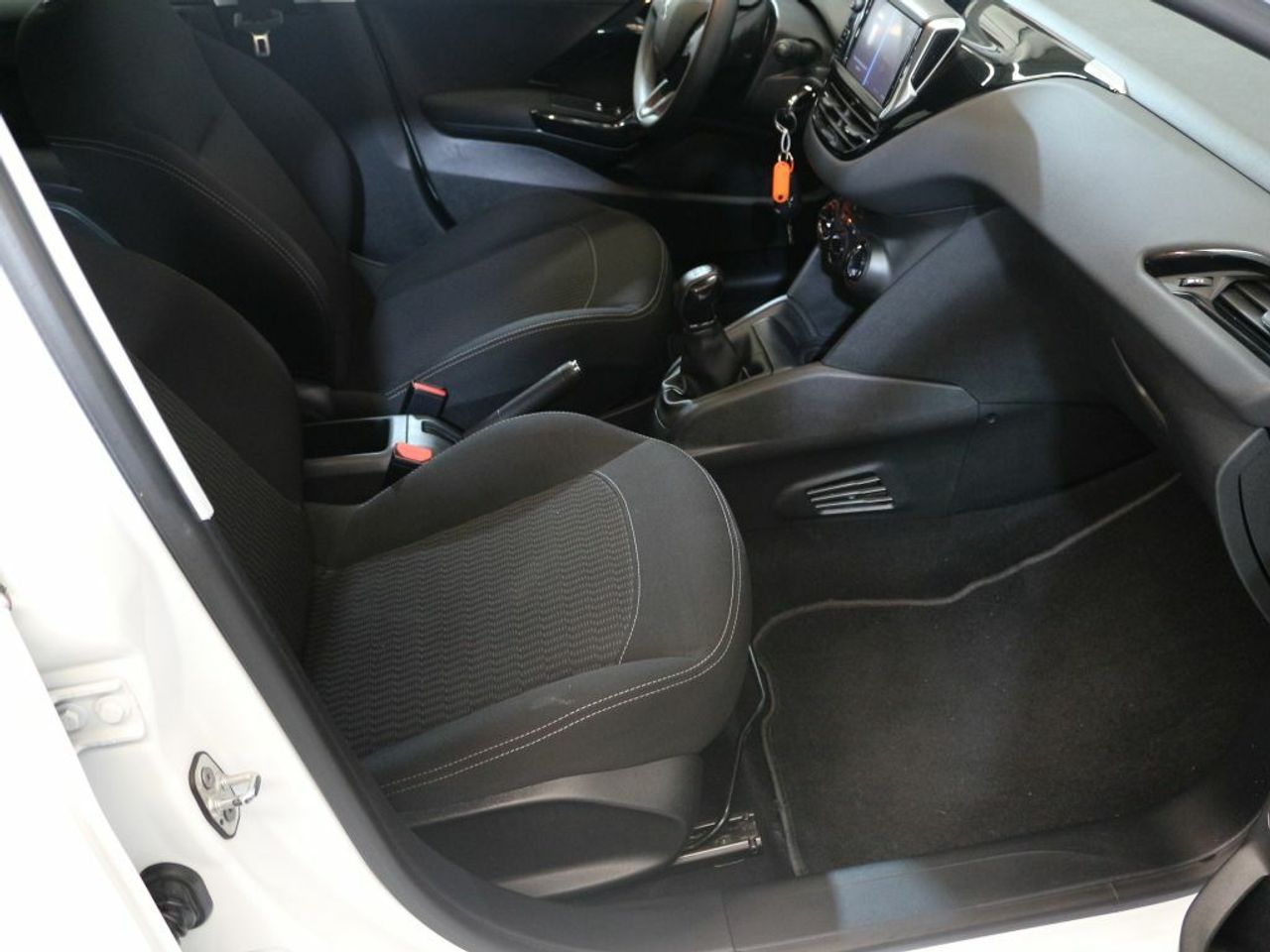 Foto Peugeot 208 11