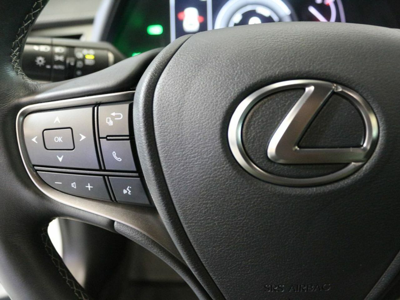Foto Lexus UX 16