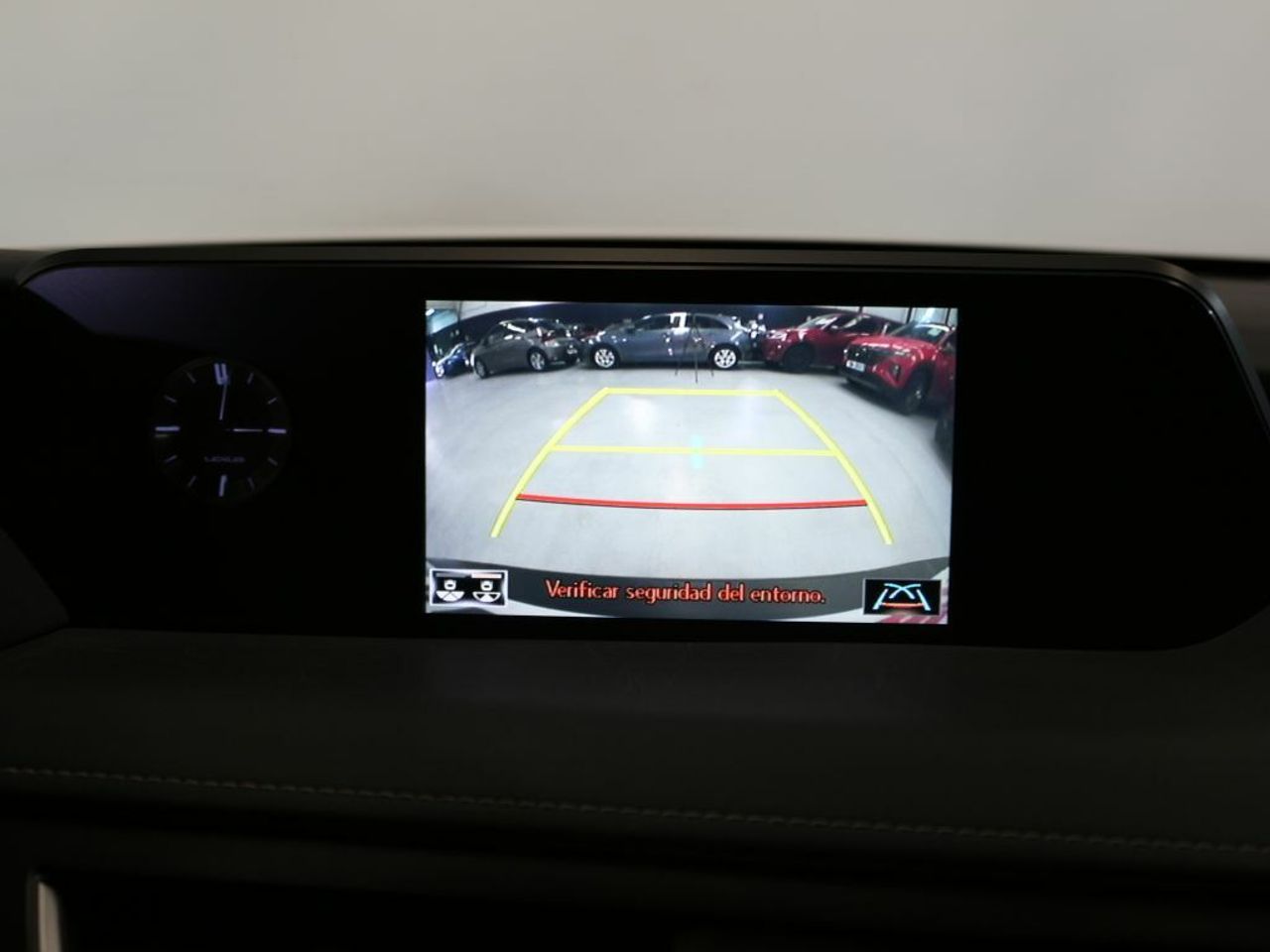Foto Lexus UX 25