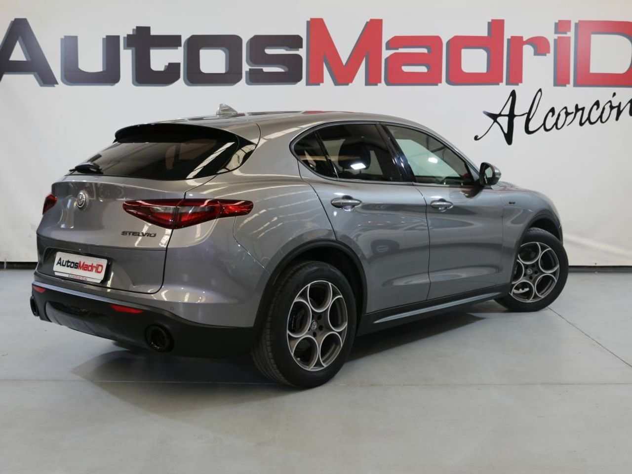 Foto Alfa Romeo Stelvio 3