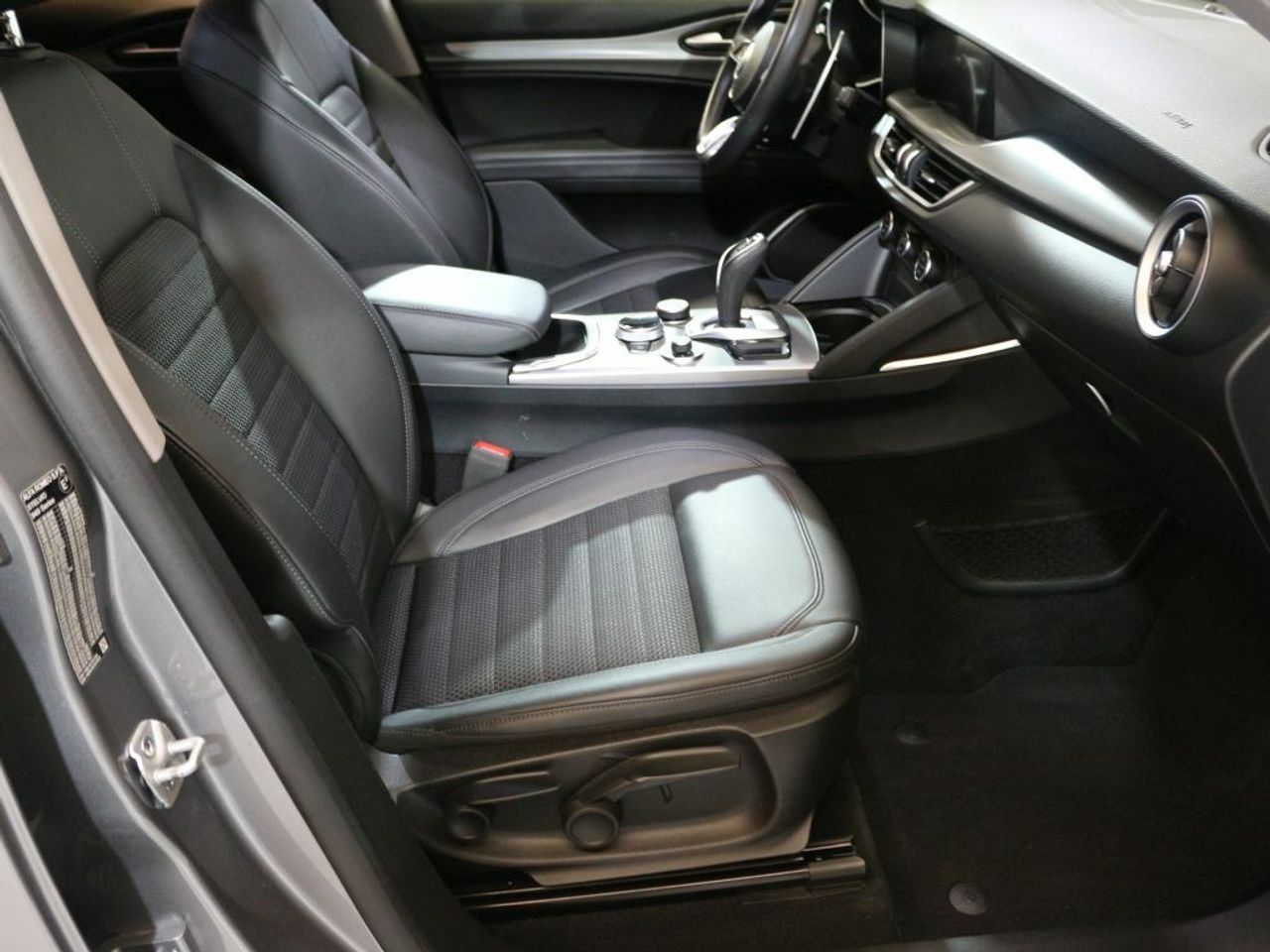 Foto Alfa Romeo Stelvio 16