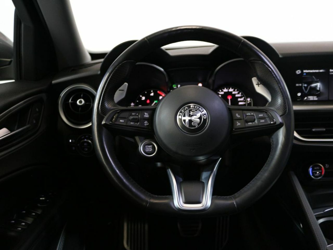 Foto Alfa Romeo Stelvio 18