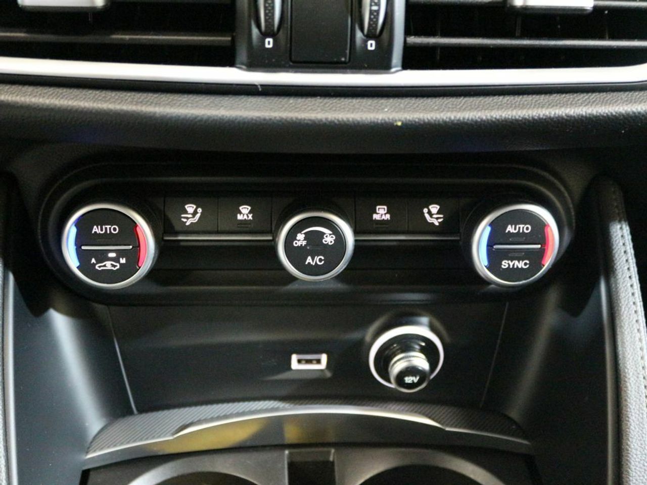 Foto Alfa Romeo Stelvio 29