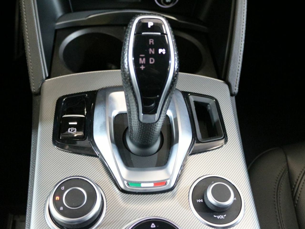 Foto Alfa Romeo Stelvio 31