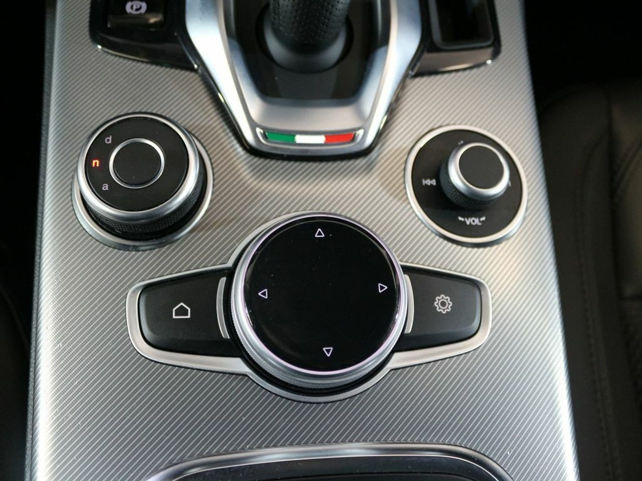 Foto Alfa Romeo Stelvio 32