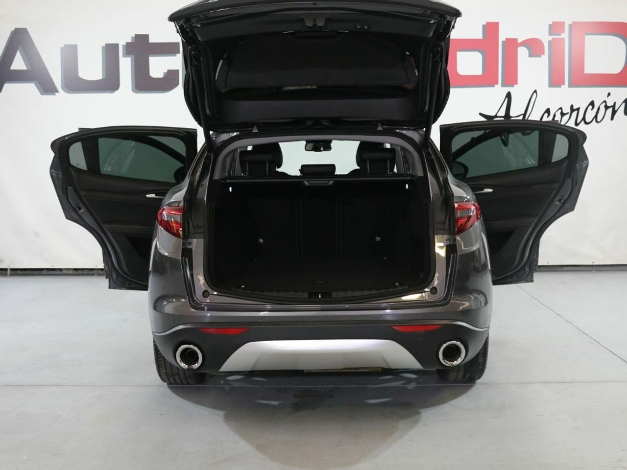 Foto Alfa Romeo Stelvio 5