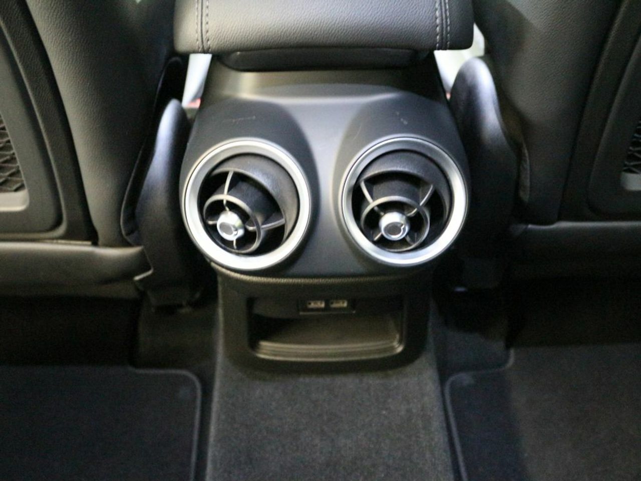 Foto Alfa Romeo Stelvio 17