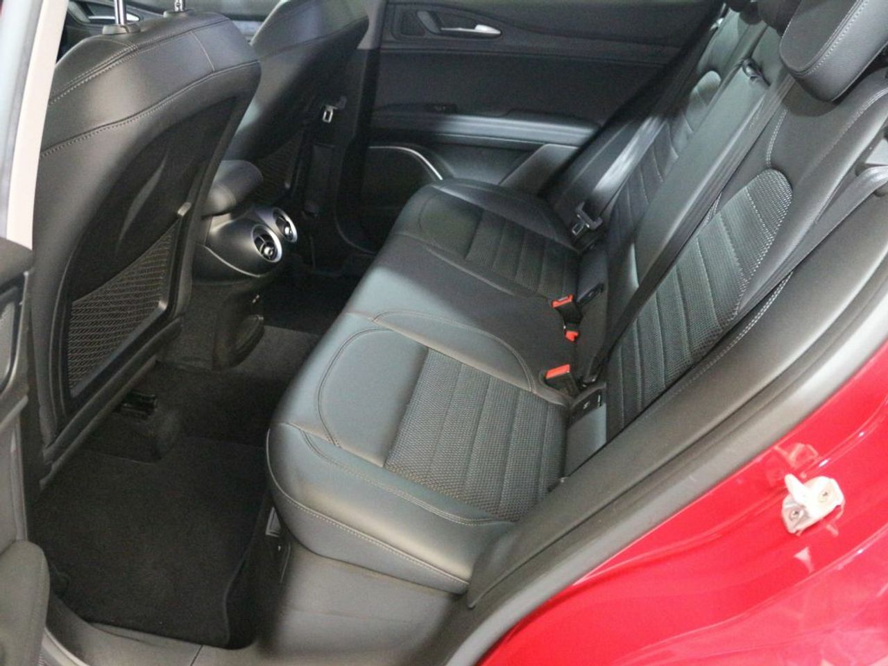 Foto Alfa Romeo Stelvio 14