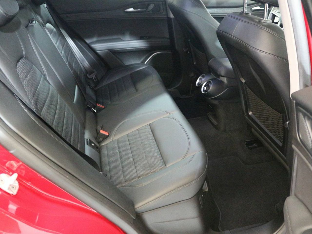 Foto Alfa Romeo Stelvio 15