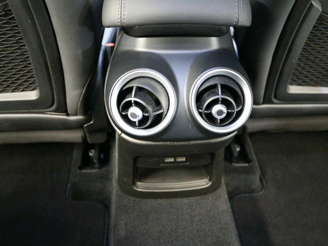 Foto Alfa Romeo Stelvio 17
