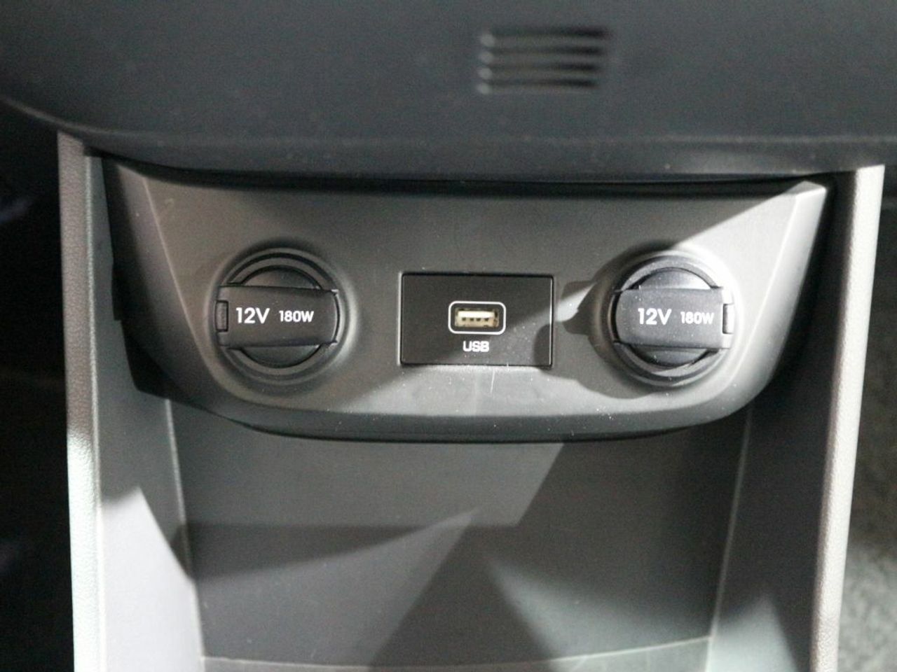 Foto Hyundai IONIQ 31
