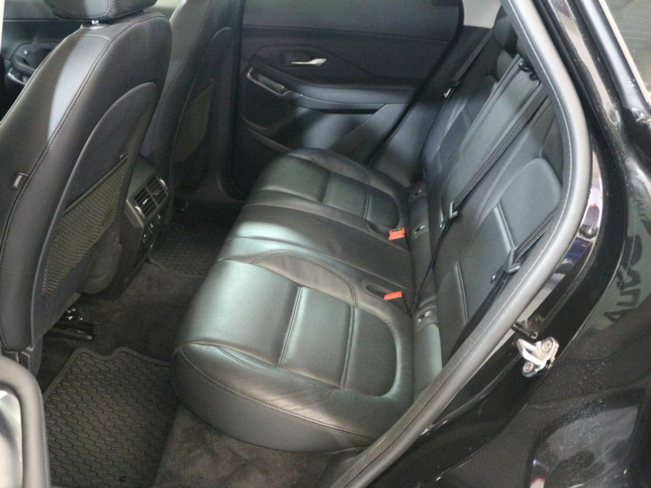 Foto Jaguar E-Pace 13