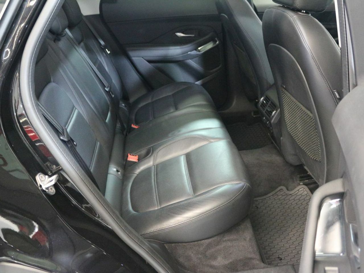 Foto Jaguar E-Pace 14