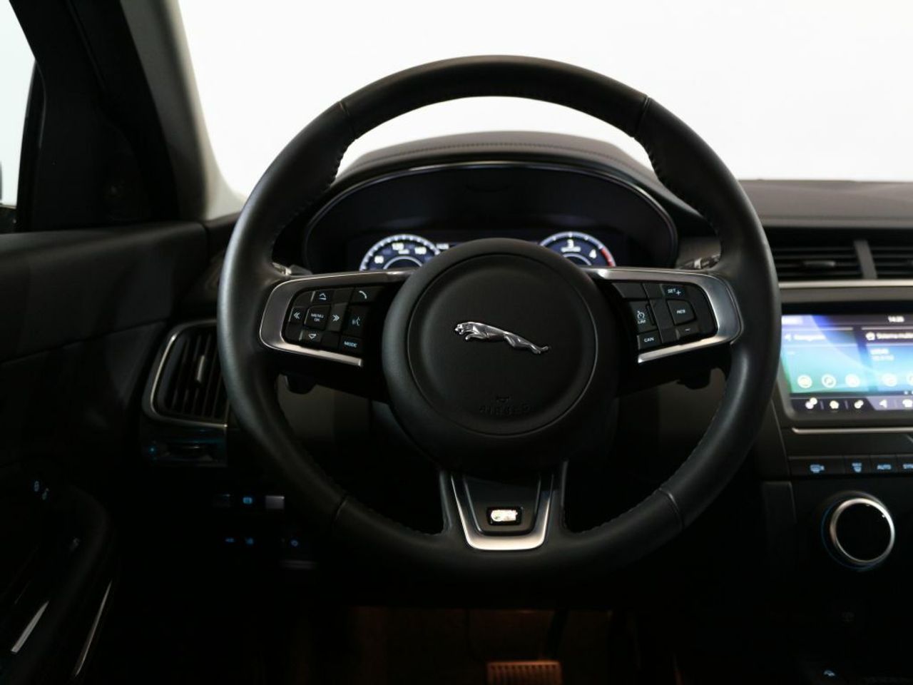 Foto Jaguar E-Pace 18