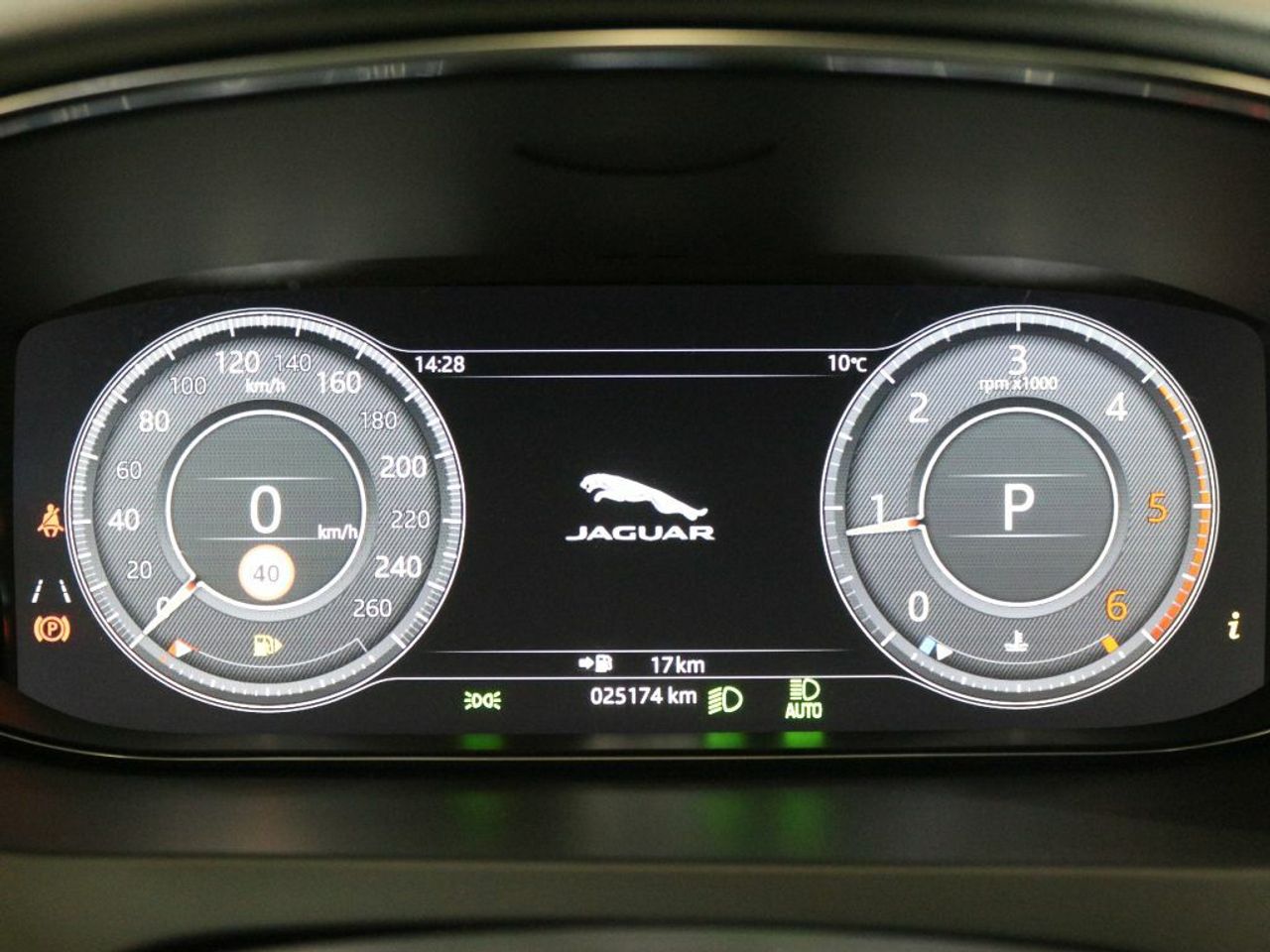 Foto Jaguar E-Pace 25
