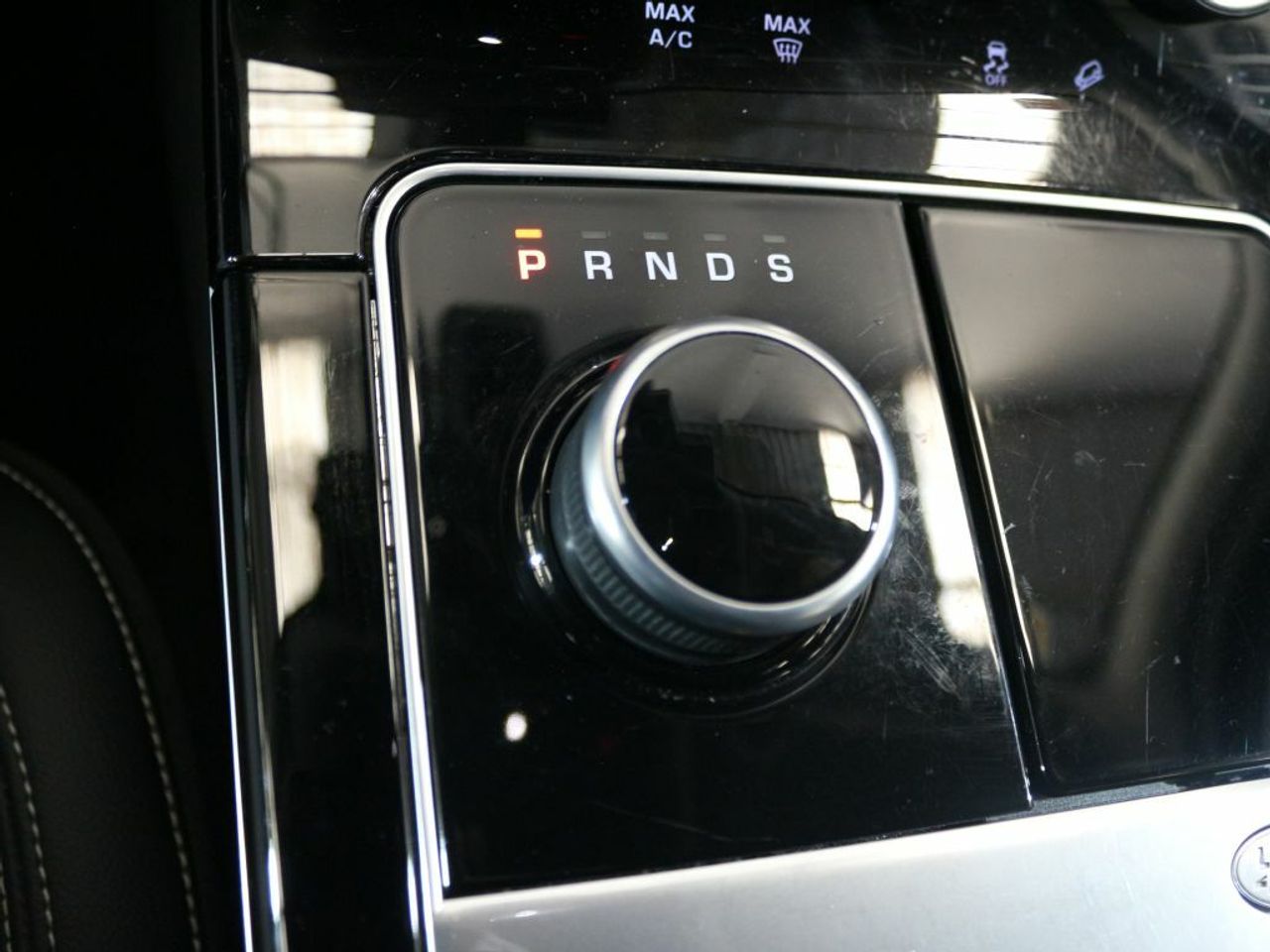 Foto Land-Rover Range Rover Velar 33