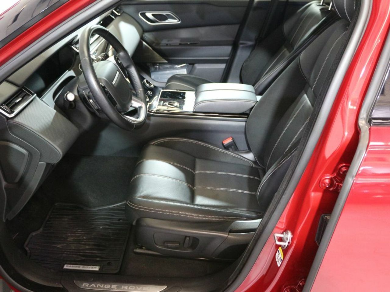 Foto Land-Rover Range Rover Velar 15