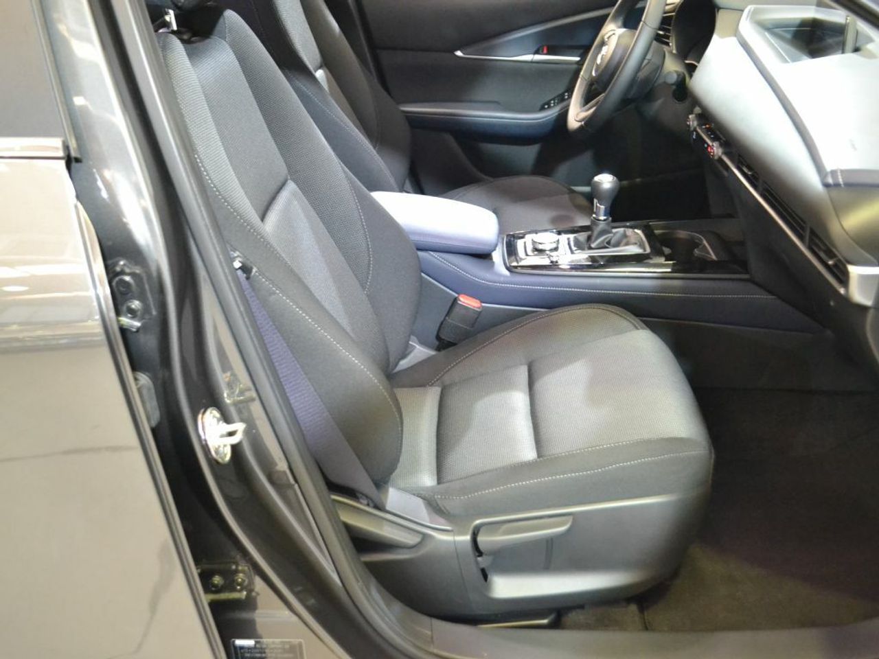 Foto Mazda CX-30 8