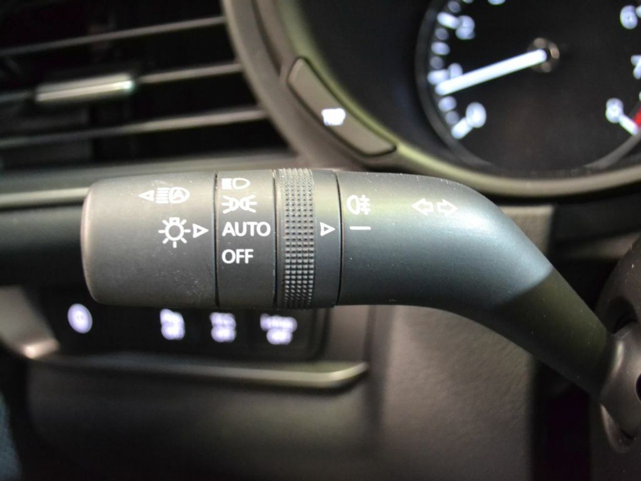 Foto Mazda CX-30 14