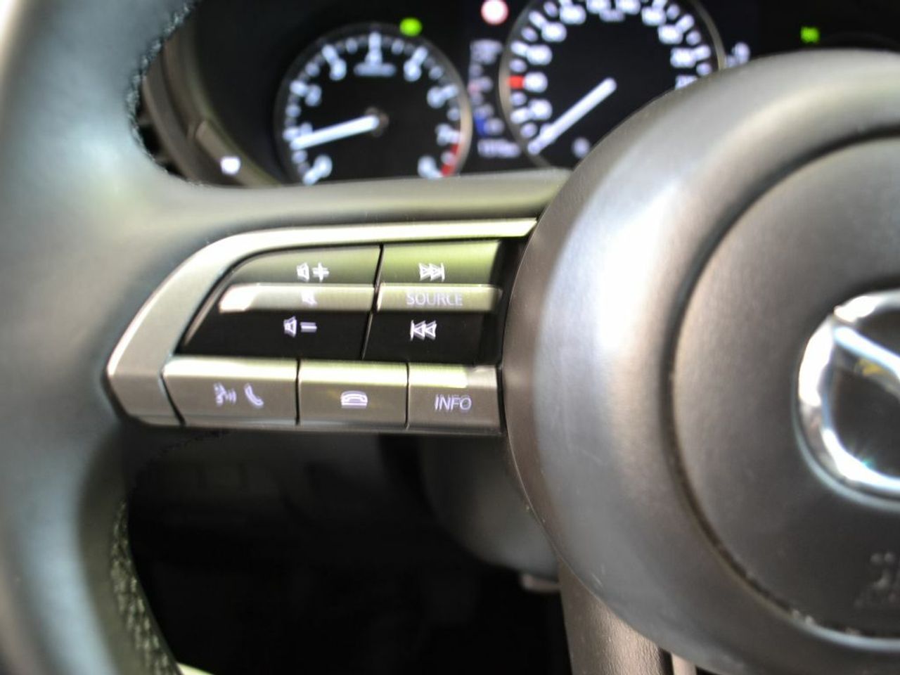 Foto Mazda CX-30 16