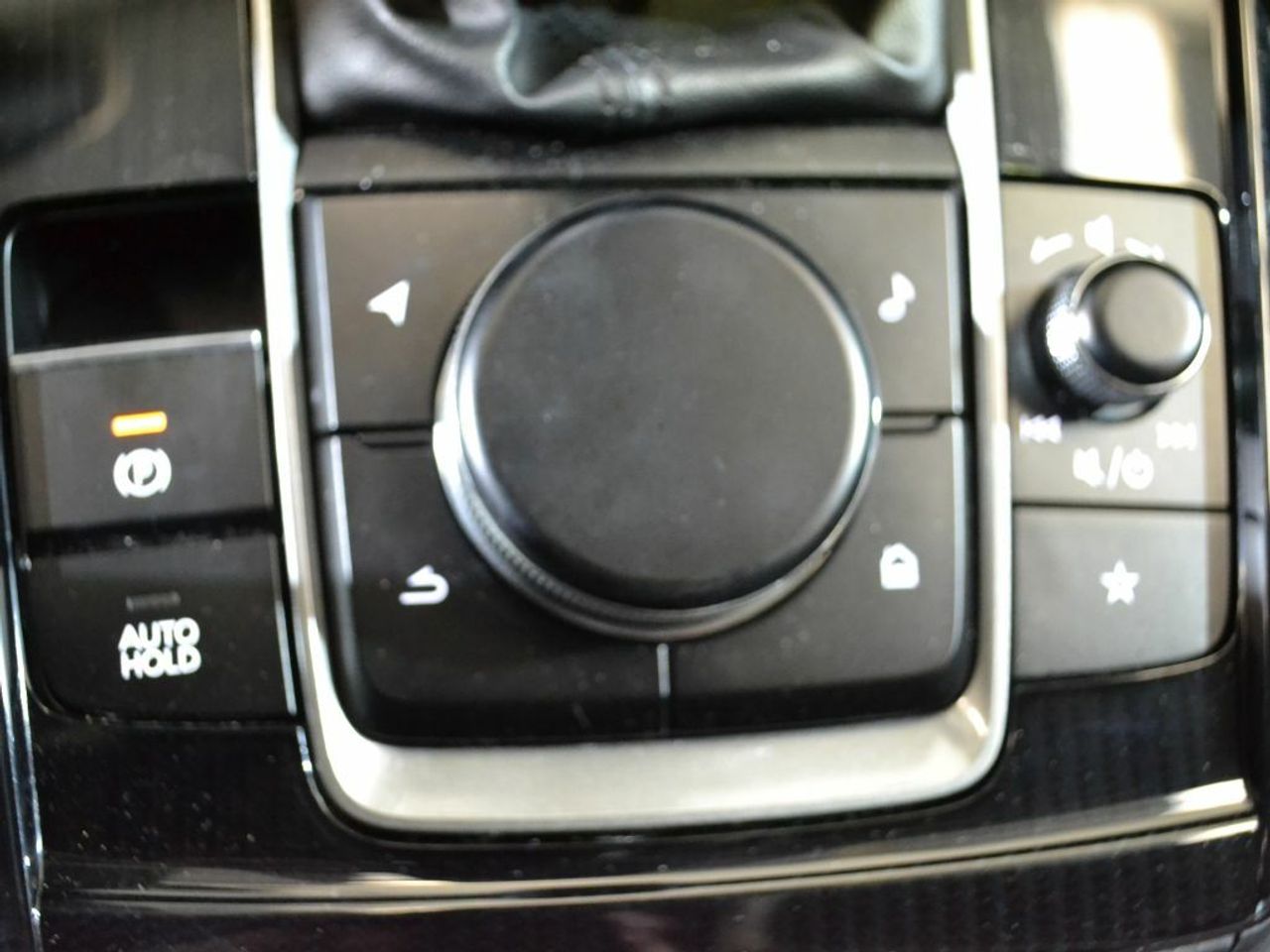 Foto Mazda CX-30 21