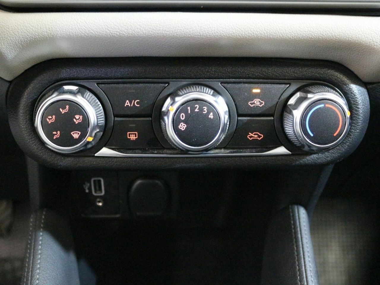 Foto Nissan Micra 16