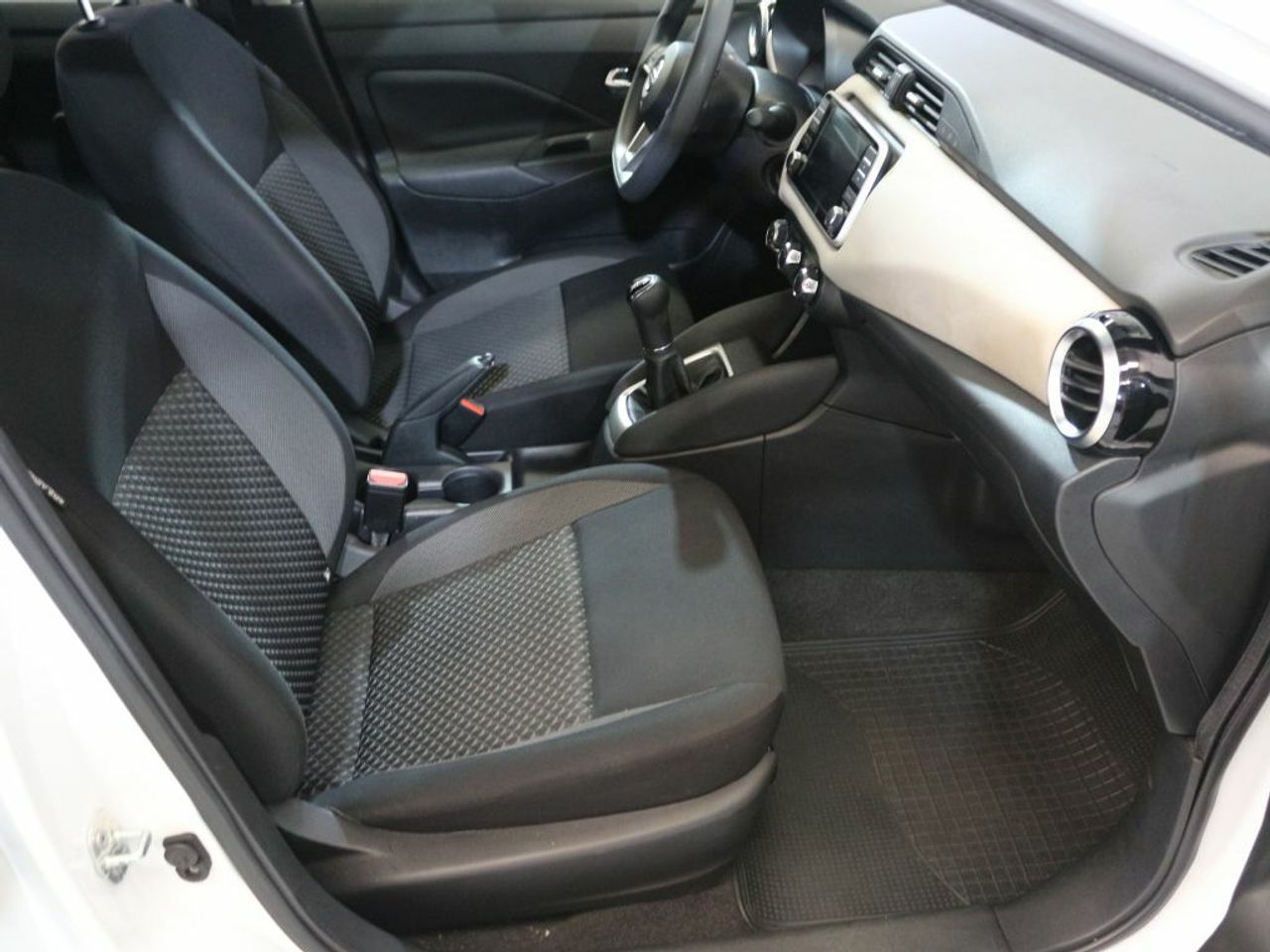 Foto Nissan Micra 23
