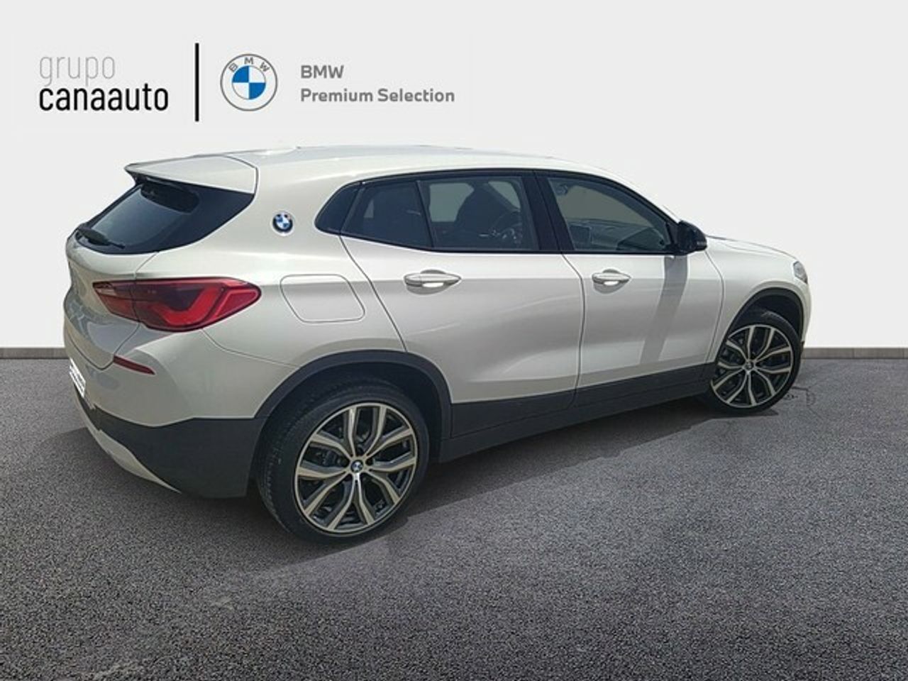 Foto BMW X2 4