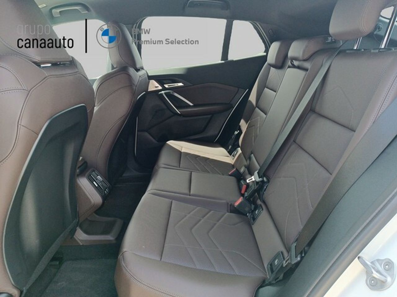 Foto BMW iX2 9