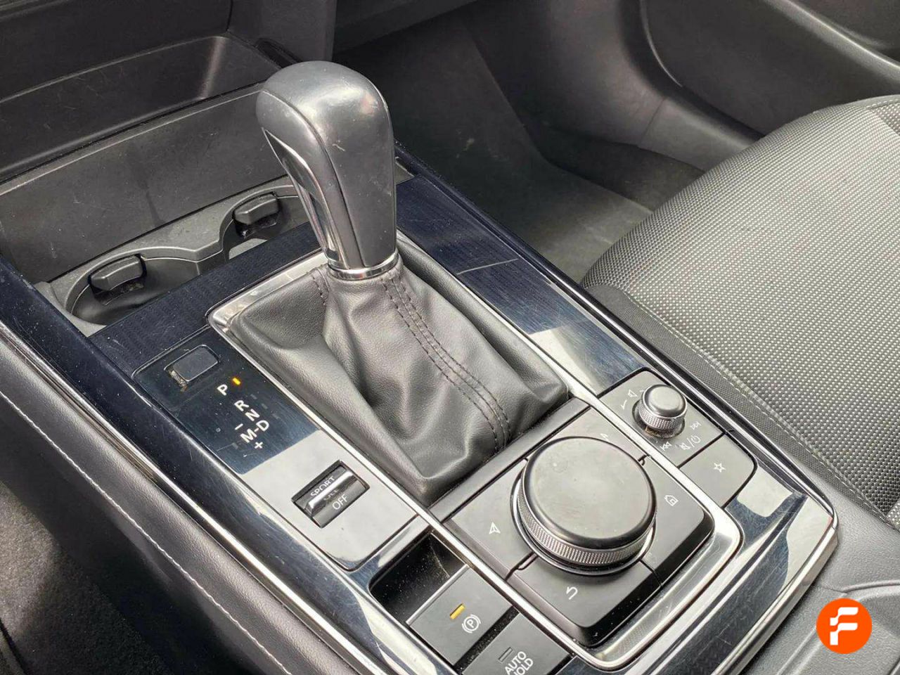 Foto Mazda CX-30 18