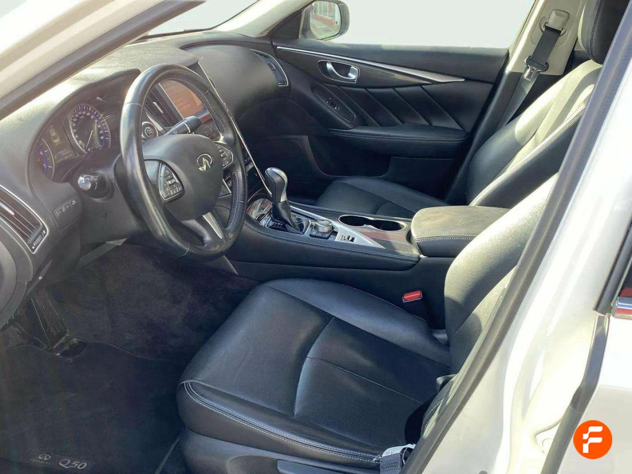 Foto Infiniti Q50 14