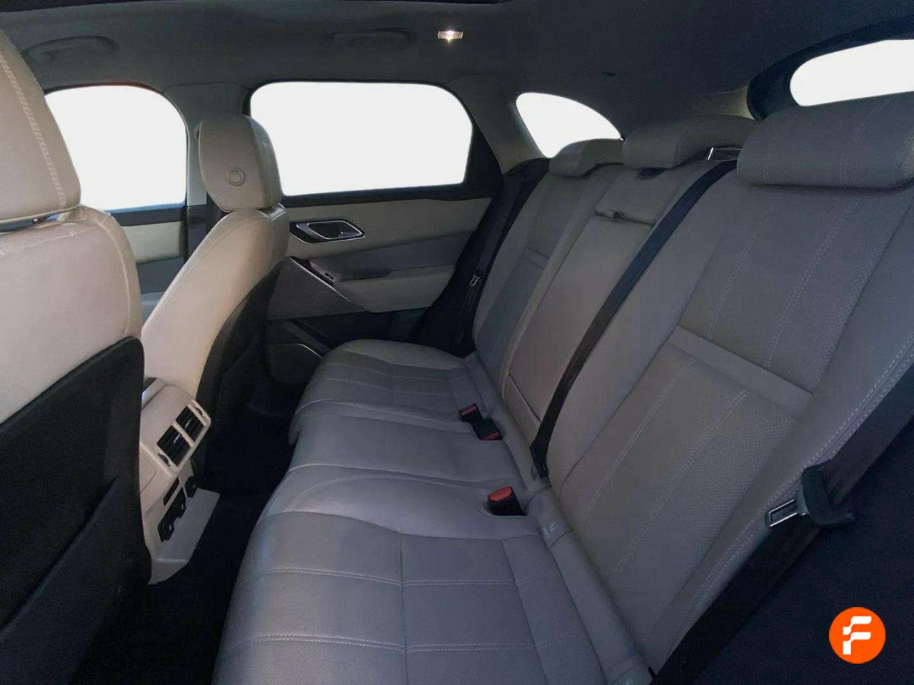 Foto Land-Rover Range Rover Velar 19