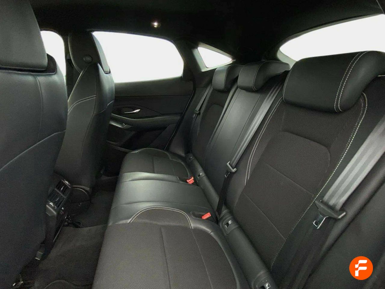 Foto Jaguar E-Pace 17
